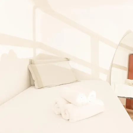 Cream Little - M1 - Center * Milaan